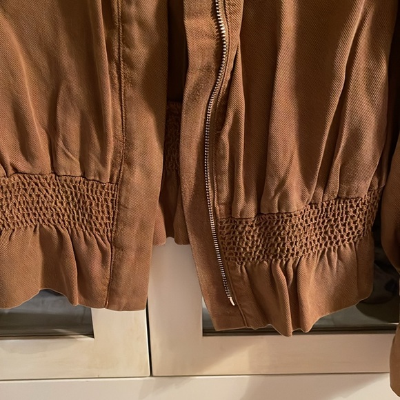 NWT! White House Black Market Smocked Soft Jacket - Picture 4 of 6